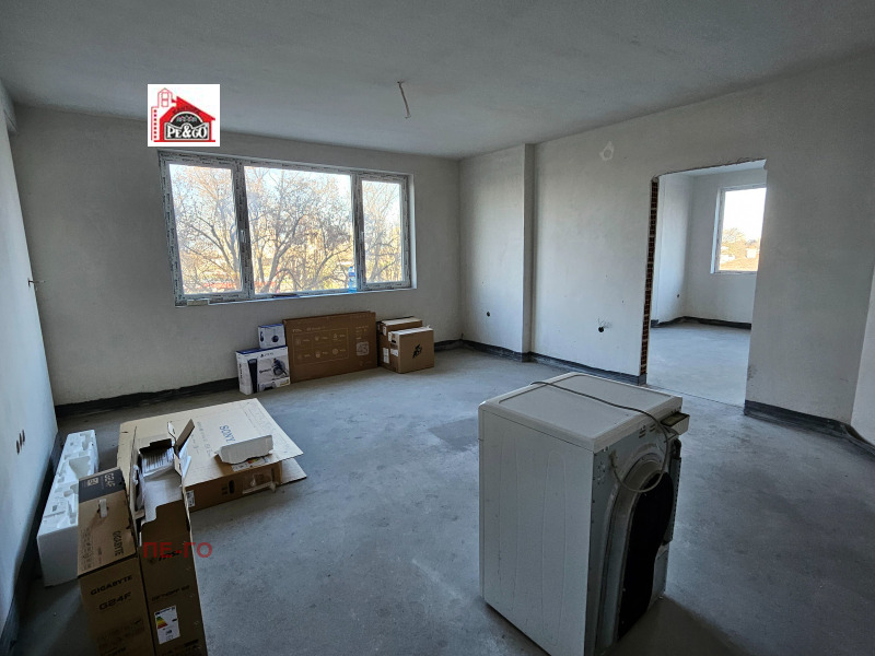 Продава 3-СТАЕН, гр. Пазарджик, Промишлена зона, снимка 3 - Апартаменти - 52691968