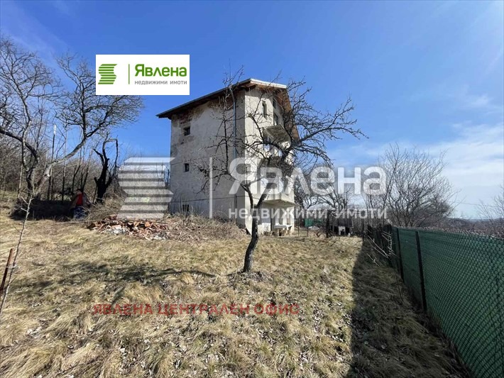Продава КЪЩА, с. Лялинци, област Перник