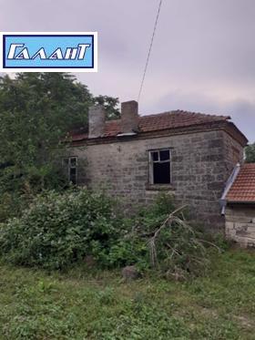 Продажба на имоти в с. Манастир, област Варна - изображение 1 