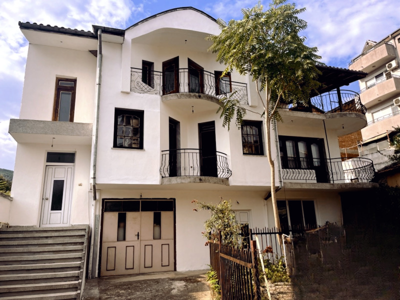 Продава КЪЩА, гр. Петрич, област Благоевград, снимка 2 - Къщи - 52780063