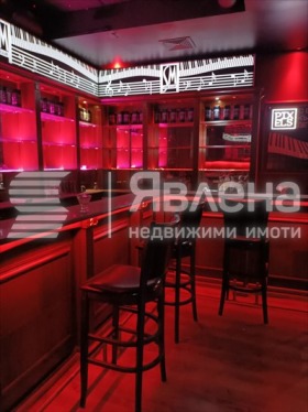 Baari; Kahvila VINS-Tšerven ploštad, Varna 4