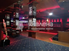 Baari; Kahvila VINS-Tšerven ploštad, Varna 8