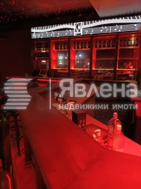 Baari; Kahvila VINS-Tšerven ploštad, Varna 2
