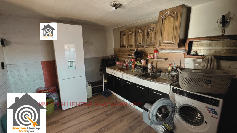 Продава КЪЩА в област София, с. Вакарел - 294 кв.м / 119 000 € » 232 743.77 лв., ИМОТЕН ЦЕНТЪР БЪЛГАРИЯ 2021
