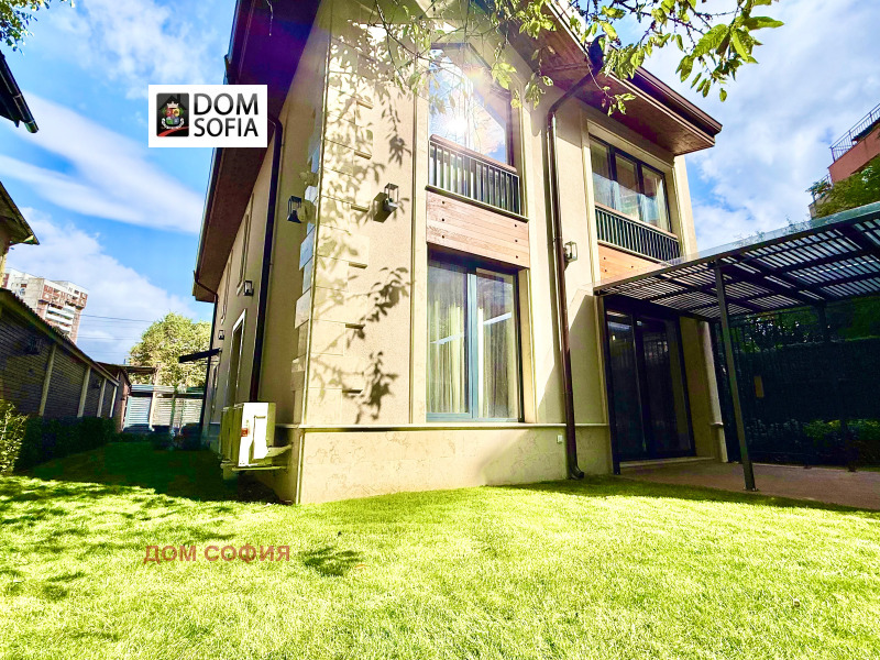 Продава КЪЩА, гр. София, Славия, снимка 2 - Къщи - 53305140