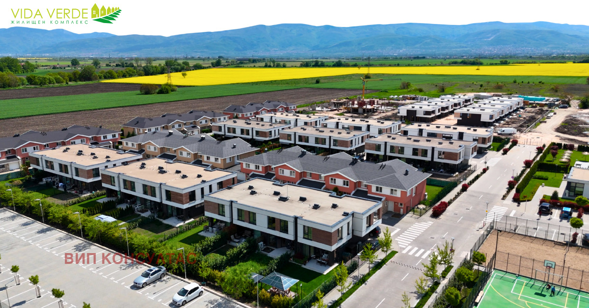Продава КЪЩА, гр. Пловдив, Индустриална зона - Тракия, снимка 2 - Къщи - 47575683