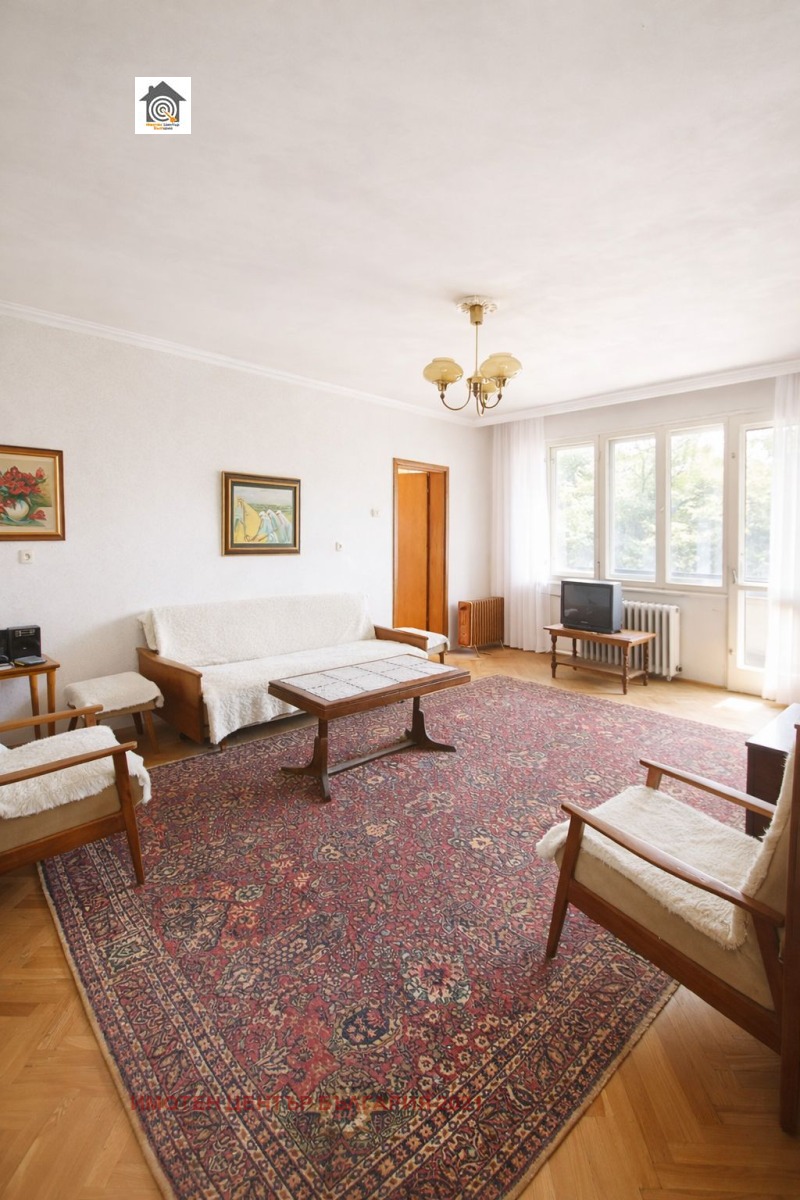 Продава МНОГОСТАЕН в град Плевен, Идеален център - 172 кв.м / 215 000 € » 420 503.45 лв., ИМОТЕН ЦЕНТЪР БЪЛГАРИЯ 2021
