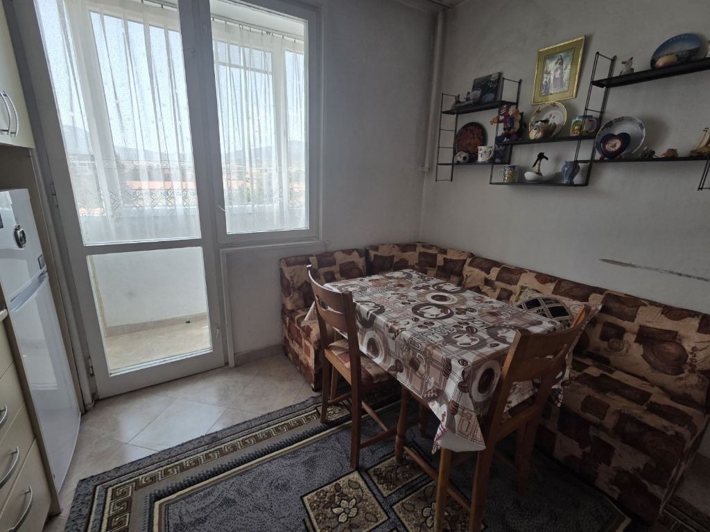 Продава 3-СТАЕН, гр. Кюстендил, Център, снимка 2 - Апартаменти - 55900262