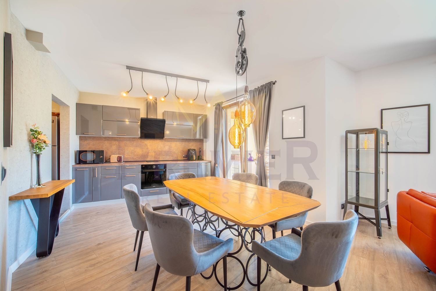 Продава 3-СТАЕН, гр. Варна, Бриз, снимка 4 - Апартаменти - 56355333