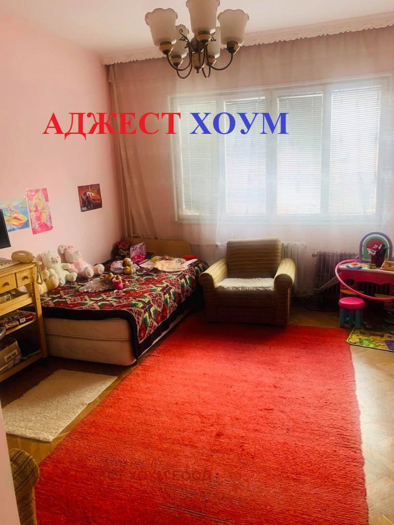 Продава  3-стаен град Шумен , Център , 100 кв.м | 11763620