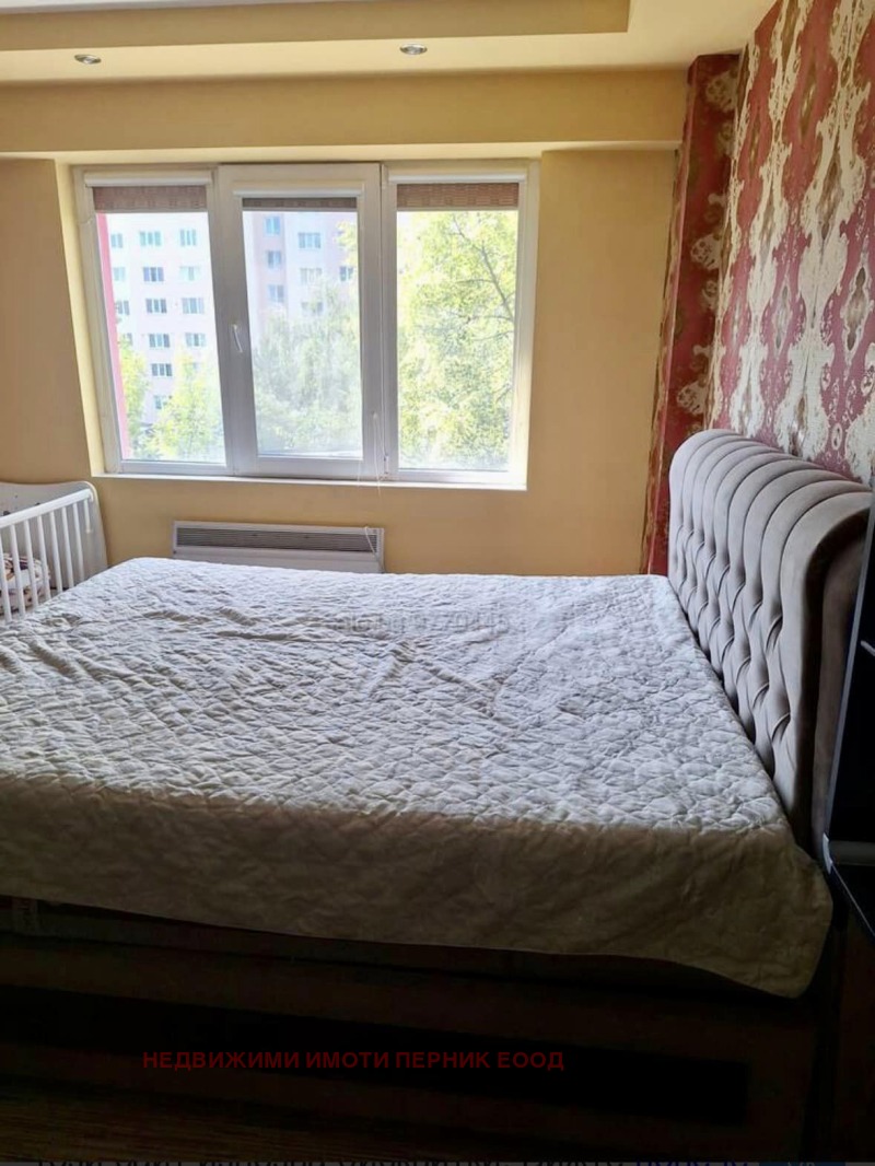 Zu verkaufen  1 Schlafzimmer Pernik , Iztok , 61 qm | 58784056 - Bild [2]