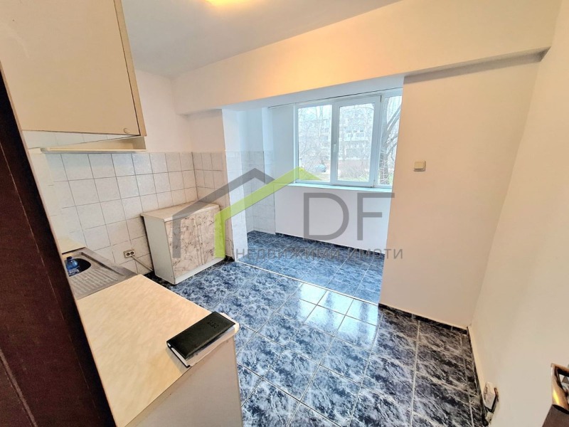 Продава 2-СТАЕН, гр. Варна, Младост 1