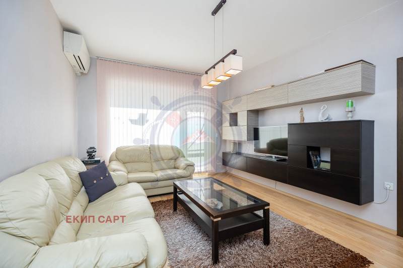 Продава  4-стаен град Варна , Базар Левски , 120 кв.м | 23712468