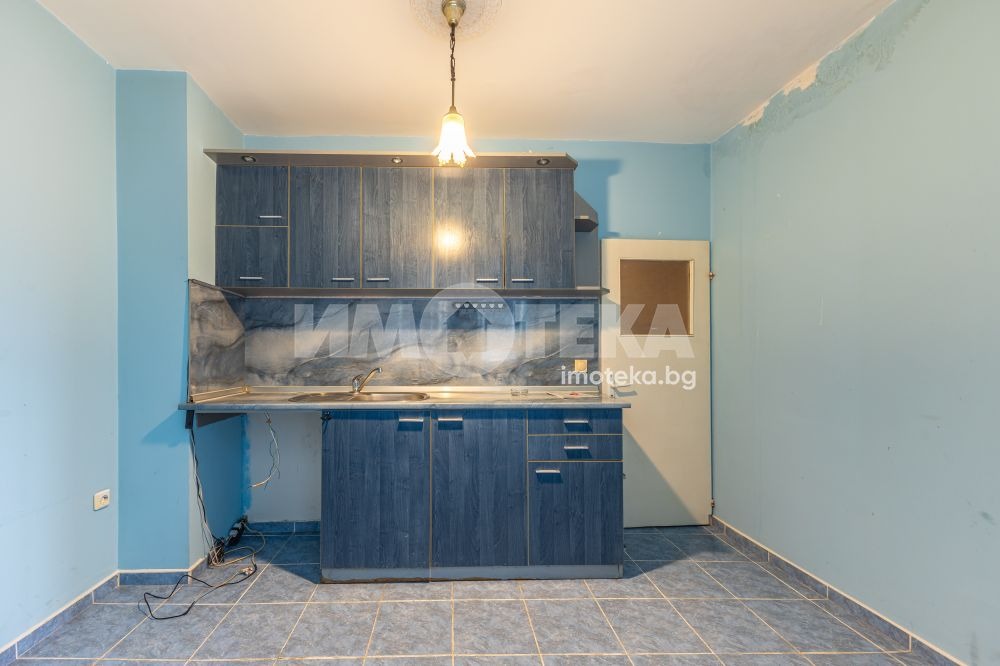 Продава 2-СТАЕН, гр. Варна, ЖП Гара, снимка 11 - Апартаменти - 54330463