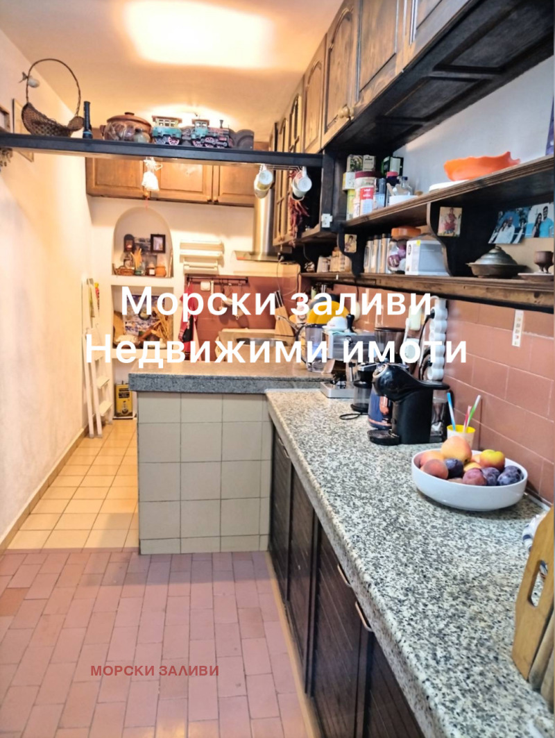 Продава МНОГОСТАЕН, гр. Бургас, Възраждане, снимка 4 - Aпартаменти - 47606958