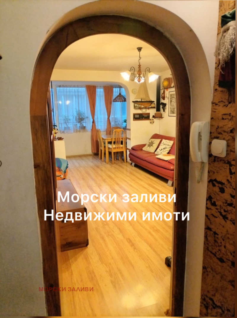 Продава МНОГОСТАЕН, гр. Бургас, Възраждане, снимка 2 - Aпартаменти - 47606958