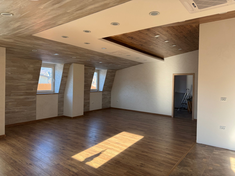 Продава 4-СТАЕН, гр. Шумен, Център, снимка 7 - Апартаменти - 52940705