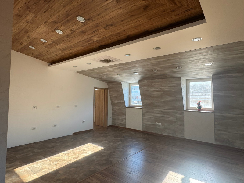 Продава 4-СТАЕН, гр. Шумен, Център, снимка 12 - Апартаменти - 52940705