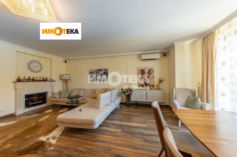 Продава МНОГОСТАЕН, гр. Варна, Бриз, снимка 2 - Aпартаменти - 46629964