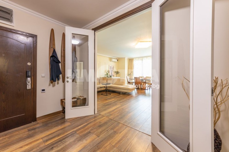 Продава МНОГОСТАЕН, гр. Варна, Бриз, снимка 2 - Апартаменти - 46629964