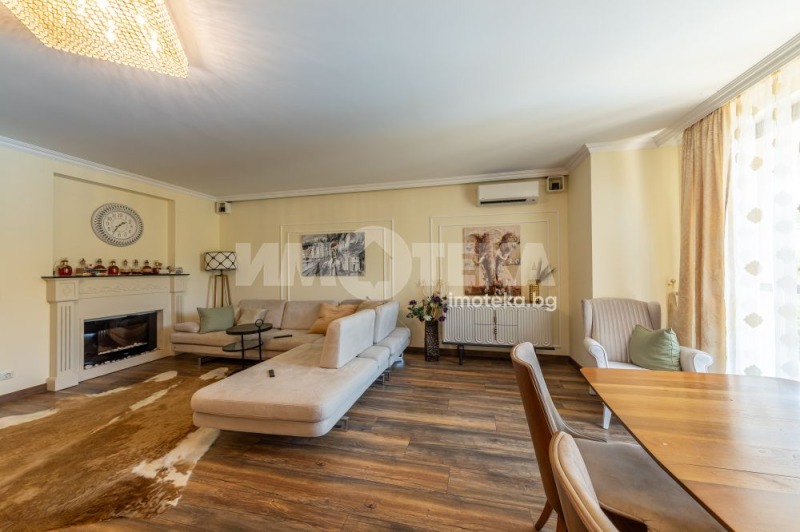 Продава МНОГОСТАЕН, град Варна, Бриз • 394900 € / 772357.27 лв. • 24191673 1