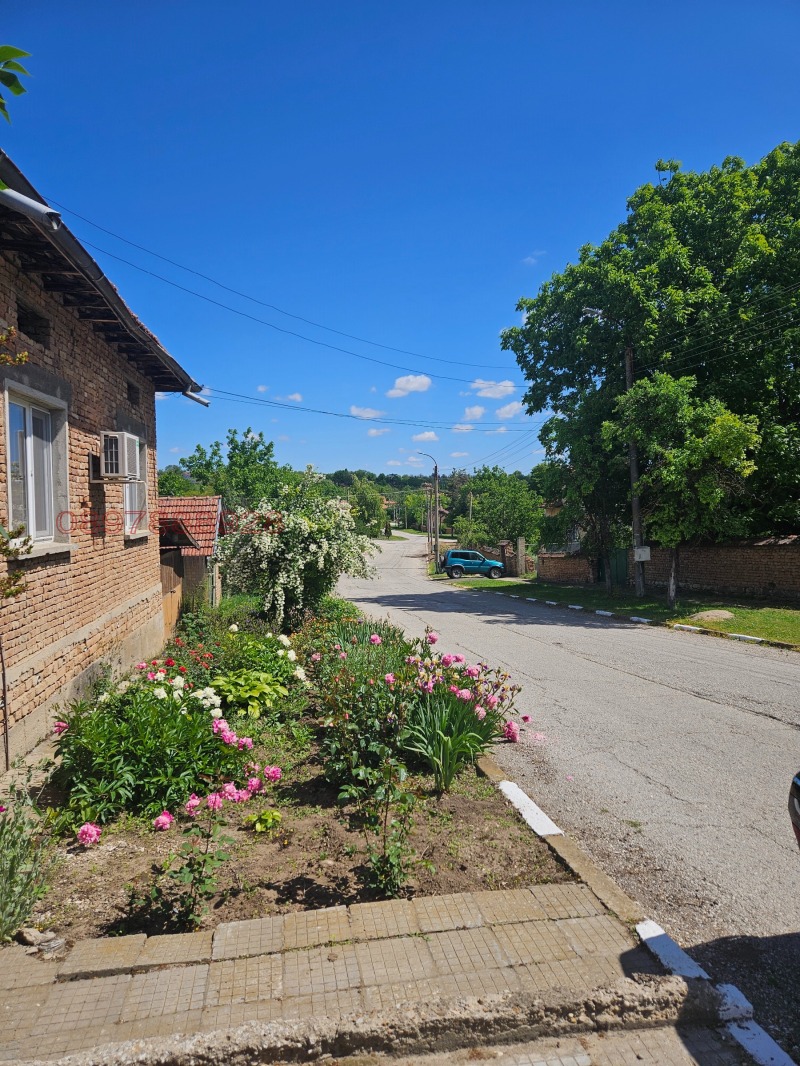 Продава КЪЩА, с. Тотлебен, област Плевен, снимка 8 - Къщи - 53109407