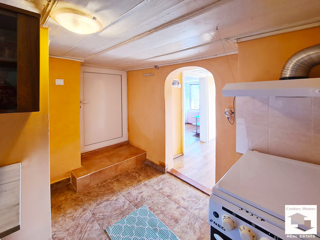 Продава ЕТАЖ ОТ КЪЩА, гр. Велико Търново, Варуша, снимка 6 - Етаж от къща - 55091577