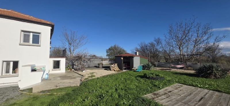 Продава КЪЩА, с. Светлина, област Бургас, снимка 3 - Къщи - 52690066
