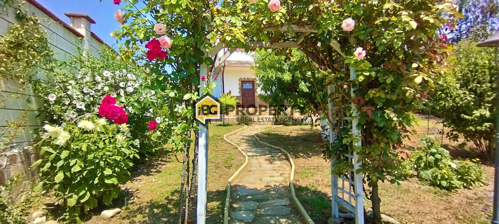 Продава КЪЩА, гр. Бяла, област Варна, снимка 2 - Къщи - 40589506