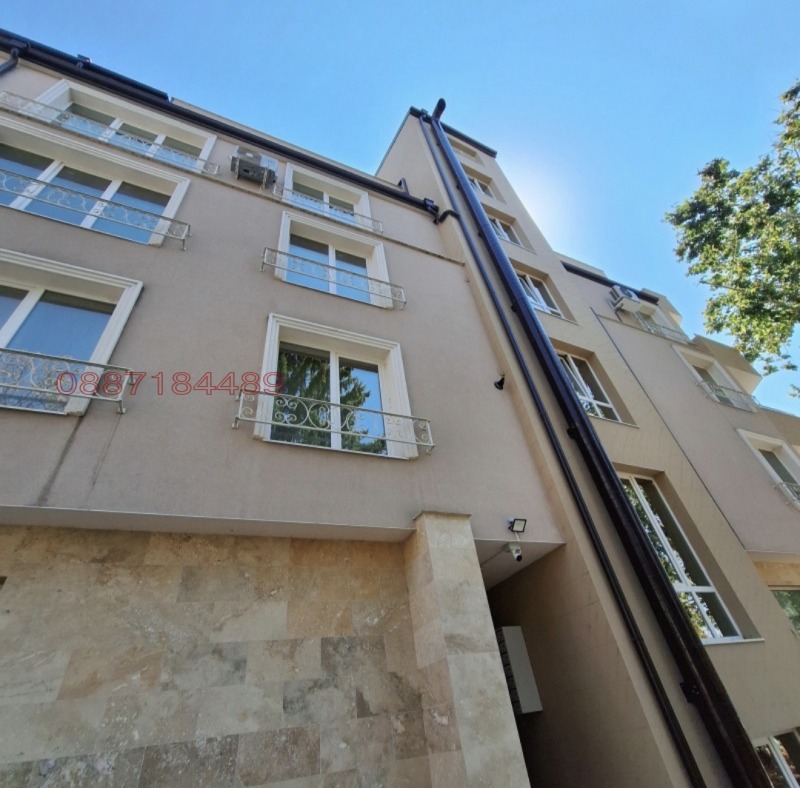 Продава  4-стаен, град Русе, Широк център •  179 990 € • ID 29144452 — holmes.bg - [1] 