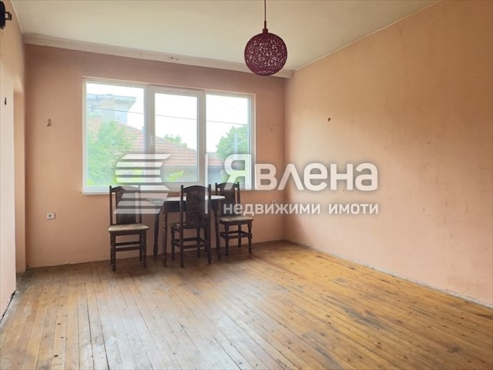 Продава ЕТАЖ ОТ КЪЩА, гр. Карлово, област Пловдив, снимка 4 - Етаж от къща - 54796842