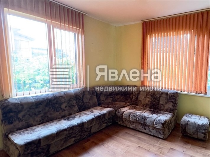 Продава ЕТАЖ ОТ КЪЩА, гр. Карлово, област Пловдив, снимка 3 - Етаж от къща - 54796842