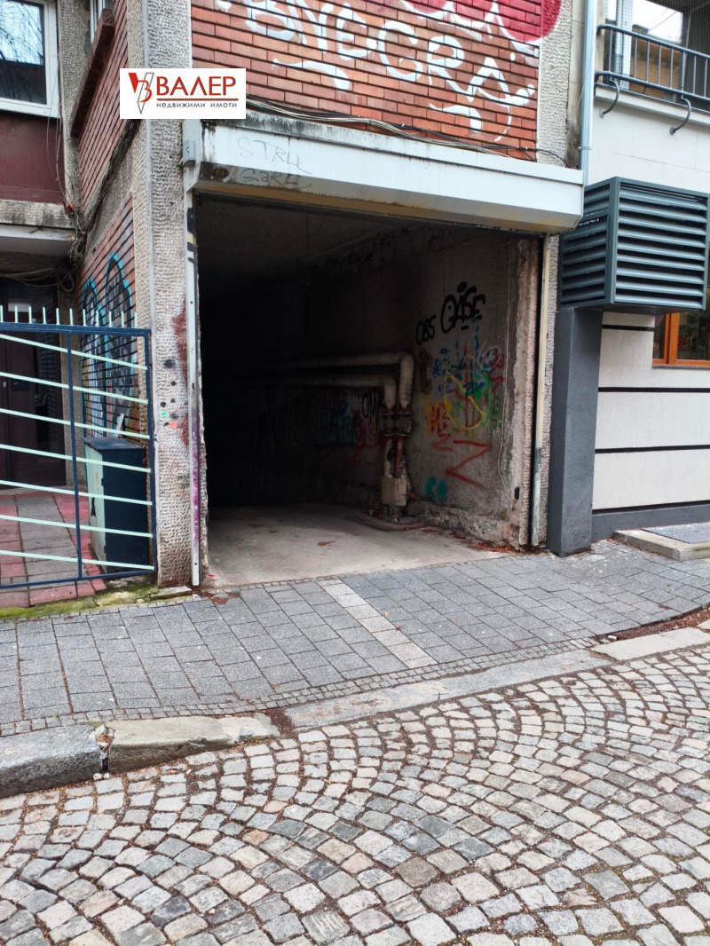 Продава ГАРАЖ, ПАРКОМЯСТО, гр. София, Център, снимка 3 - Гаражи и паркоместа - 53492975