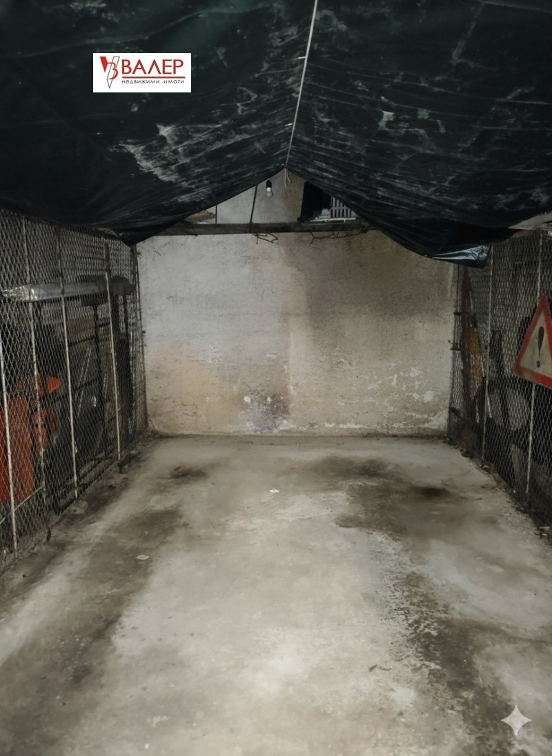 Продава ГАРАЖ, ПАРКОМЯСТО, гр. София, Център