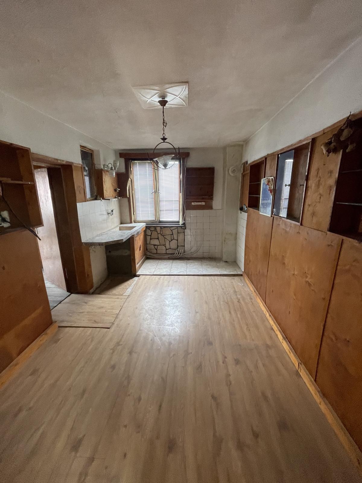 Продава КЪЩА, с. Челопеч, област София област, снимка 2 - Къщи - 53795221