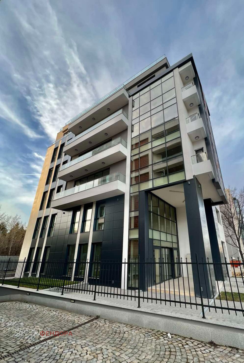 Продава ОФИС в град София, Лозенец - 1930 кв.м / 5 000 000 € » 9 779 150.00 лв., ФЕНДОРА