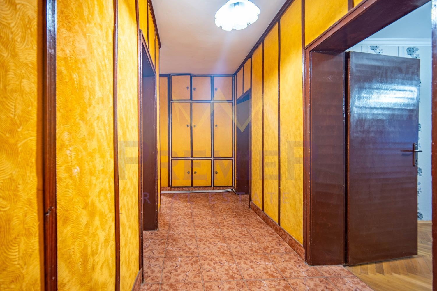 Продава 4-СТАЕН, гр. Добрич, Център, снимка 9 - Апартаменти - 53627576