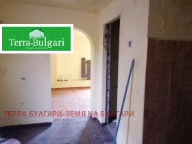Продажба на офиси в град Перник - изображение 1 