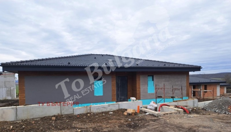 Продава КЪЩА, гр. Велико Търново, Център, снимка 2 - Къщи - 53150987