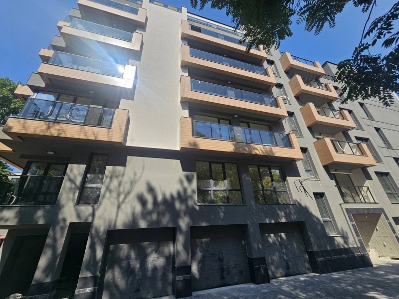 На продаж  2 спальні Пловдив , Кършияка , 140 кв.м | 43396061
