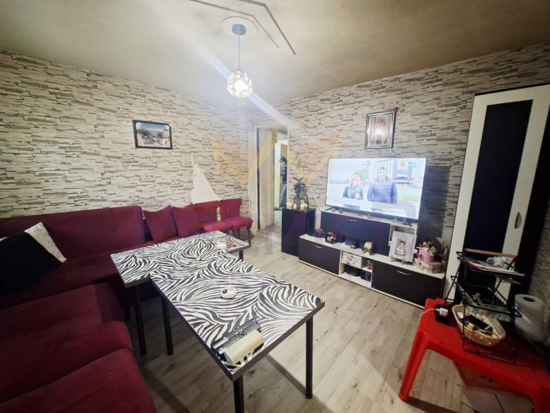 Продава КЪЩА, гр. Варна, Христо Ботев, снимка 2 - Къщи - 52871875