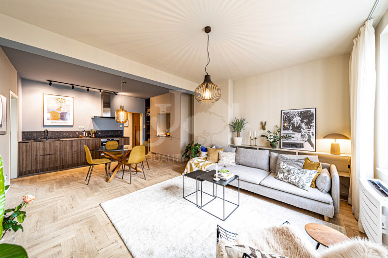 Продава  3-стаен град София , Център , 106 кв.м | 57320484