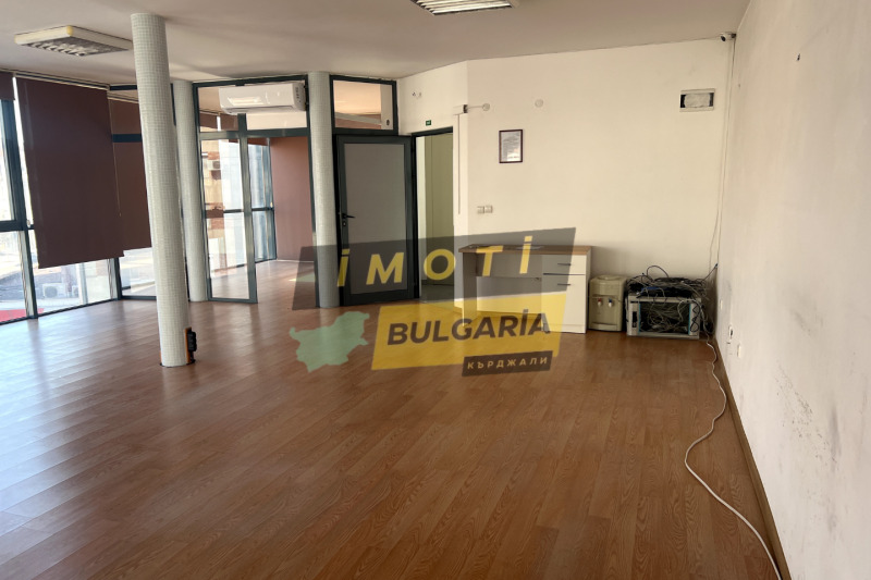 Продава ОФИС, гр. Кърджали, Център, снимка 2 - Офиси - 53140309