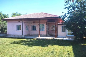 Casa Zmeevo, regiunea Dobrich 1