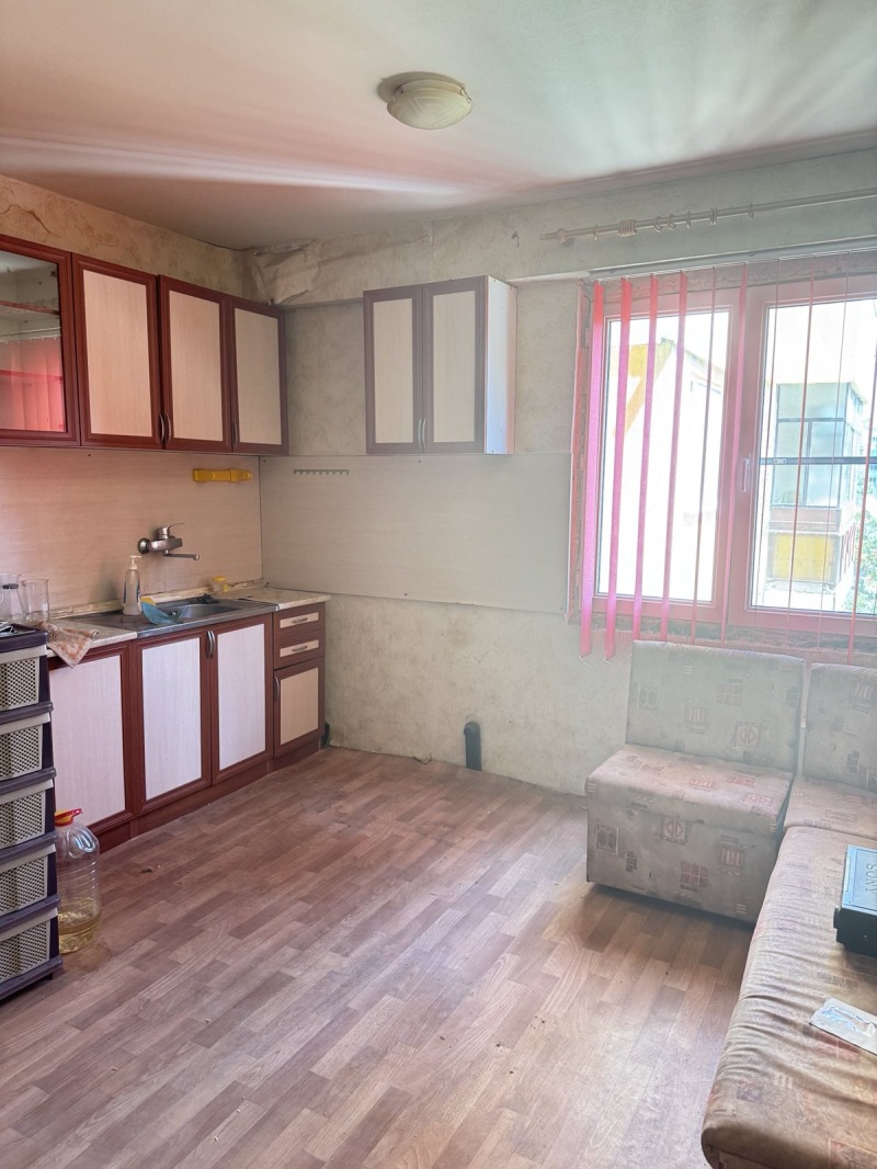 À vendre  1 chambre Rouse , Droujba 1 , 76 m² | 95134492