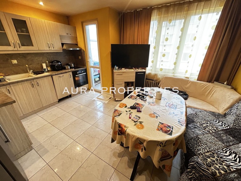 Продава МНОГОСТАЕН, гр. Разград, Варош, снимка 2 - Апартаменти - 53456353