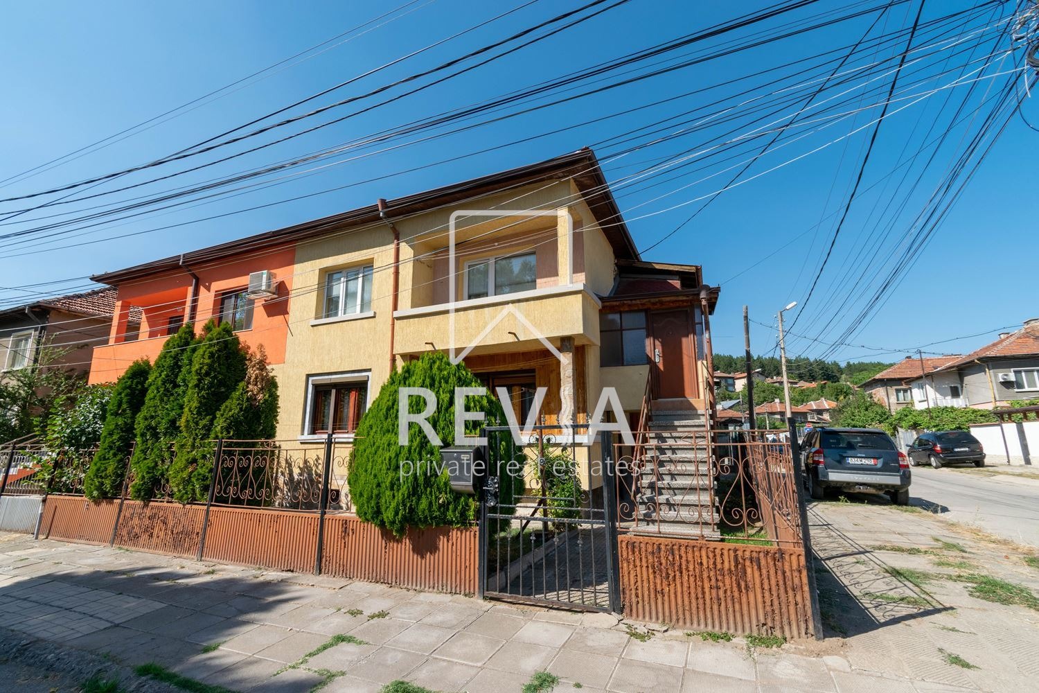 Продава КЪЩА, гр. Перник, Изток