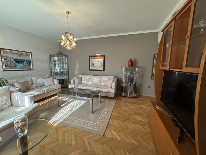 Продава  Многостаен град Бургас , Център , 120 кв.м | 67553541