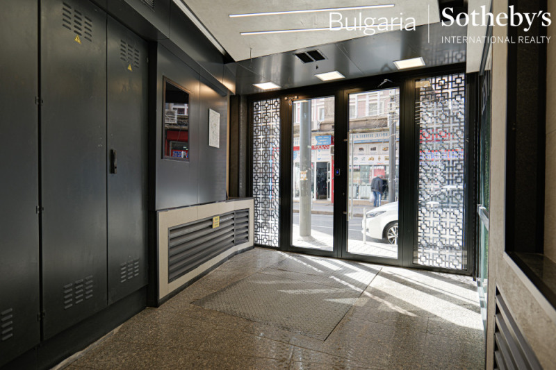 Продава МНОГОСТАЕН, гр. София, Център, снимка 2 - Апартаменти - 53087817