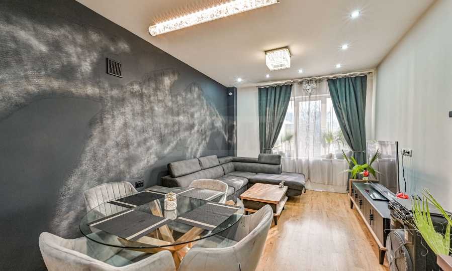 Продава 3-СТАЕН, гр. Перник, Рено, снимка 2 - Апартаменти - 55736165